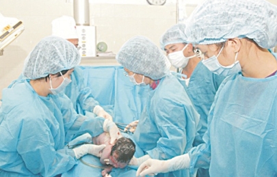 Hướng dẫn cách chăm sóc mẹ bầu sau khi sinh mổ