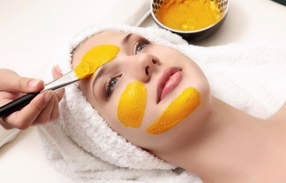 Lên đời nhan sắc nhờ chăm sóc da sau sinh bằng rượu nghệ