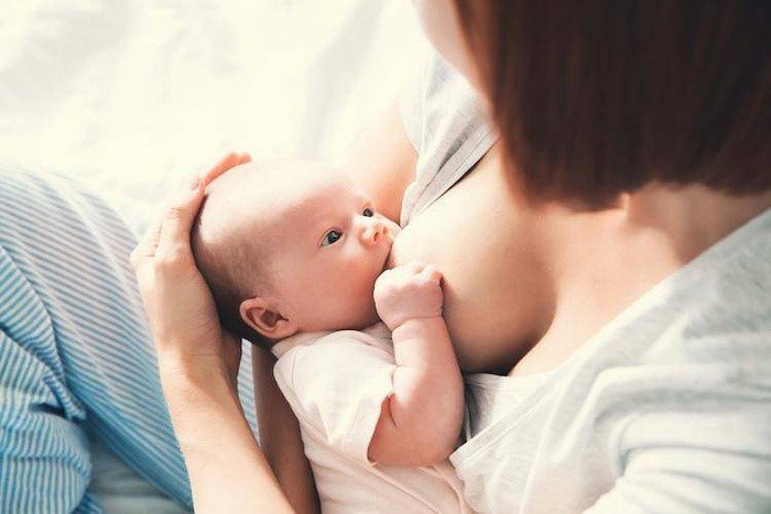 Kinh nghiệm chăm sóc bé sau sinh mổ từ chuyên gia
